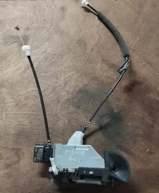 Peugeot 3008 I Front door lock PSA732292