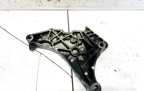Volkswagen Golf VI Engine mounting bracket 03l199207