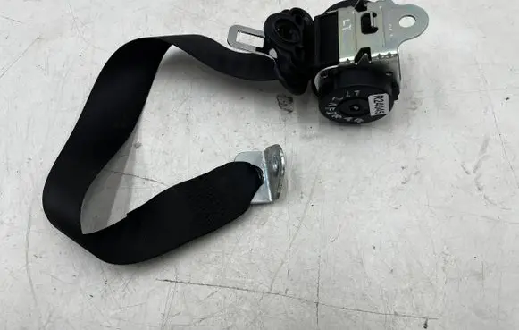 Opel Zafira B Rear seatbelt 13178674