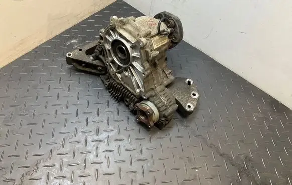 Gearbox transfer box case