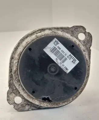 Volkswagen Touareg I Engine mount bracket 7L6199131C B5TDL 12022008