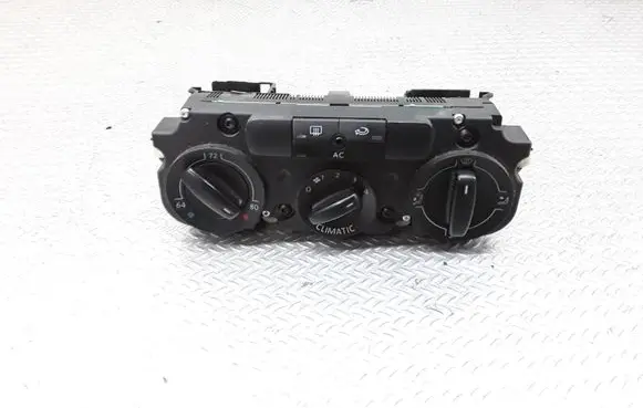 Volkswagen Jetta V Climate control unit 1K1820045B