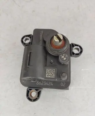 BMW 5 G30 G31 G38 Intake manifold valve actuator/motor 8623424
