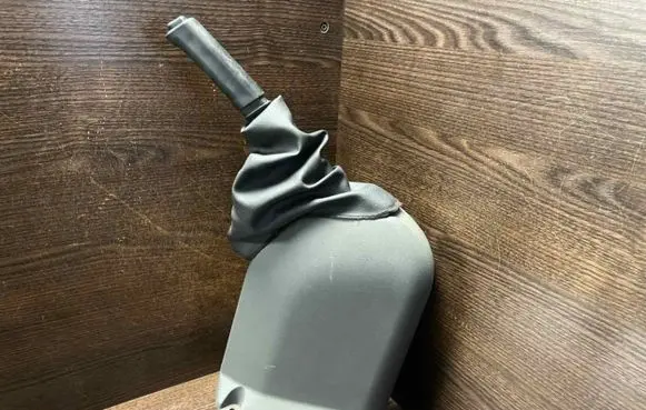 Handbrake/parking brake lever assembly