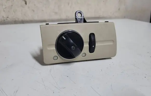 Mercedes-Benz E W211 Light switch 2115450304 04056022