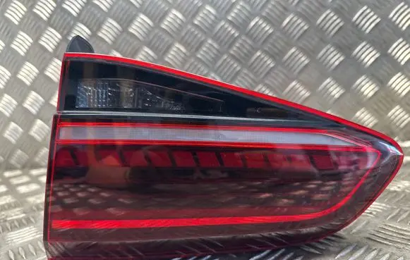 Volkswagen Golf VII Tailgate rear/tail lights 5G0945308P 81630201