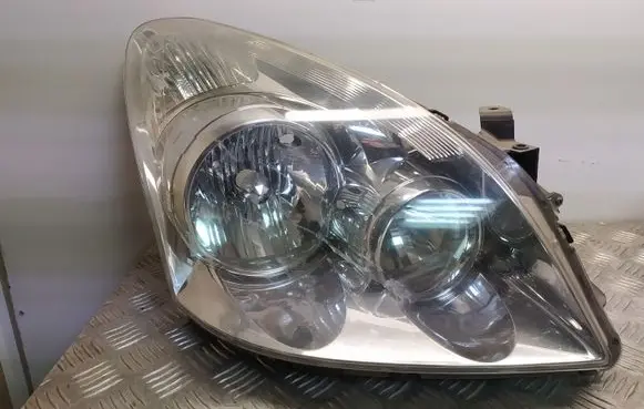 Toyota Corolla Verso AR10 Headlight/headlamp