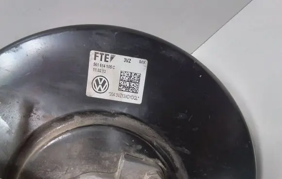 Volkswagen PASSAT B7 USA Brake booster 561614105C