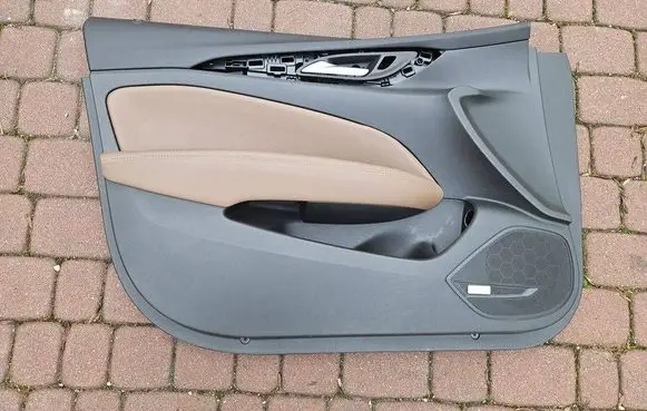 Opel Insignia B Coupe rear side trim panel 39215530-