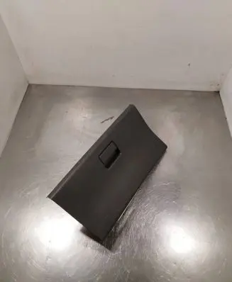 Glove box