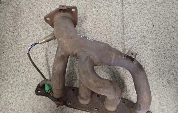 Suzuki Grand Vitara I Exhaust manifold