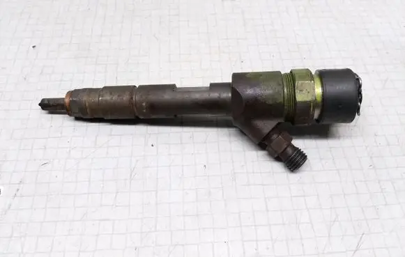 Renault Megane II Fuel injector 8200389369 0445110