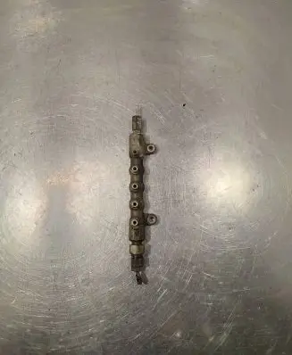 Toyota Avensis T250 Fuel main line pipe