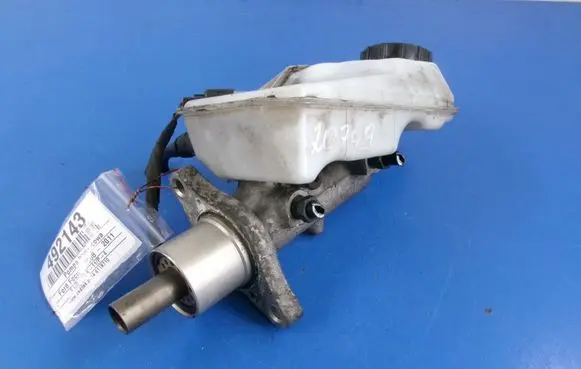 Ford Focus C-MAX Master brake cylinder
