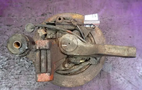 Hyundai Tucson JM Rear wheel hub spindle/knuckle 