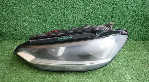 Volkswagen Touran III Headlight/headlamp