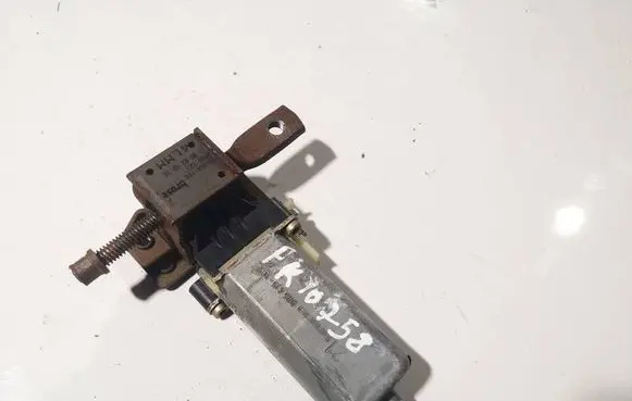 Porsche Cayenne (9PA) Seat adjustment motor 0390203218
