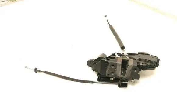 Jaguar XF X250 Front door lock 6W8A21813GD