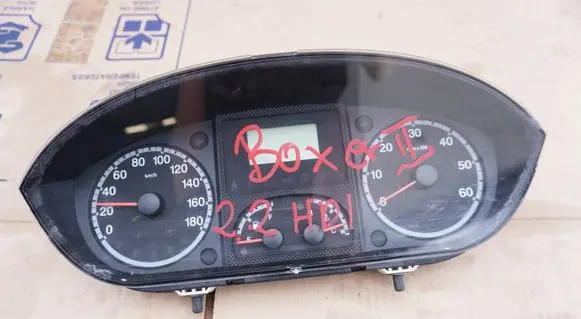 Speedometer (instrument cluster)