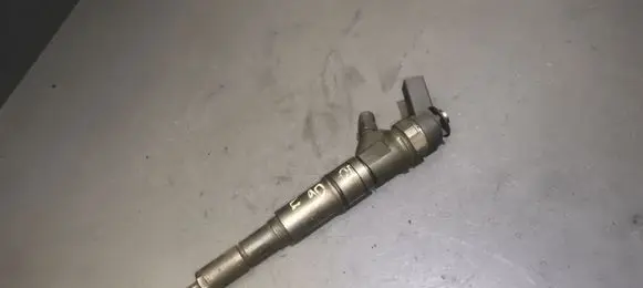 BMW 3 E90 E91 Fuel injector 7793836 0445110216