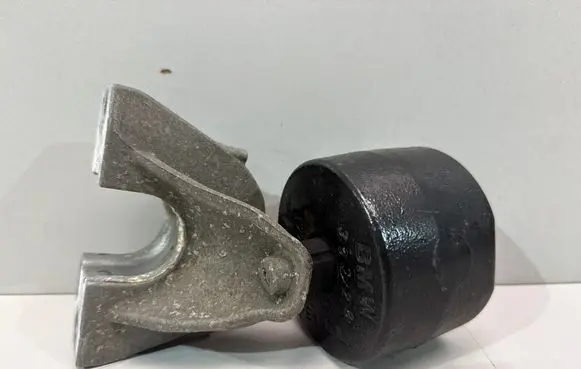 BMW 5 G30 G31 G38 Sway bar bush bracket, rear 6861489