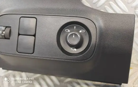 Citroen C3 Headlight level height control switch 98125550ZD