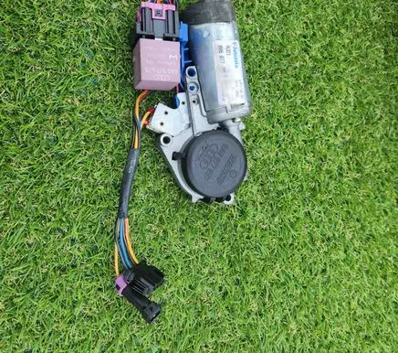 Audi 80 90 S2 B4 Sunroof motor/actuator 895877795B