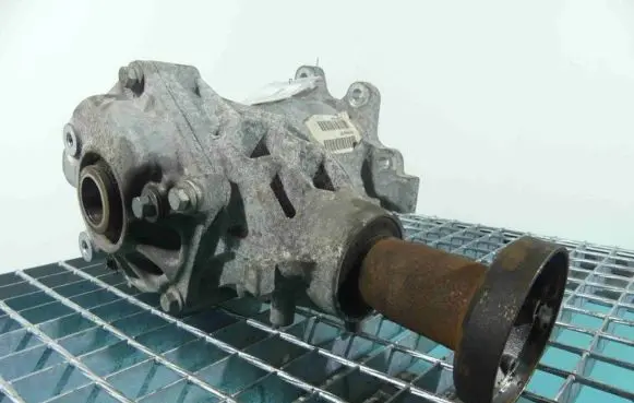 Gearbox transfer box case