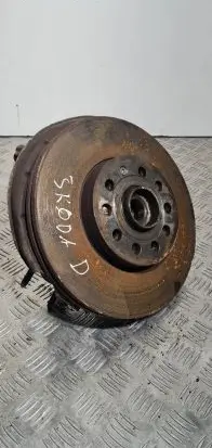 Skoda Octavia Mk2 (1Z) Front wheel hub spindle knuckle