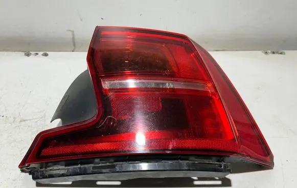 Volvo S90, V90 Rear/tail lights 31698713