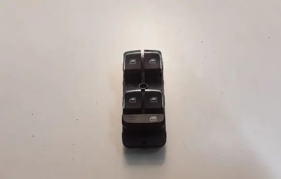 MG MG5 II Electric window control switch 10795895