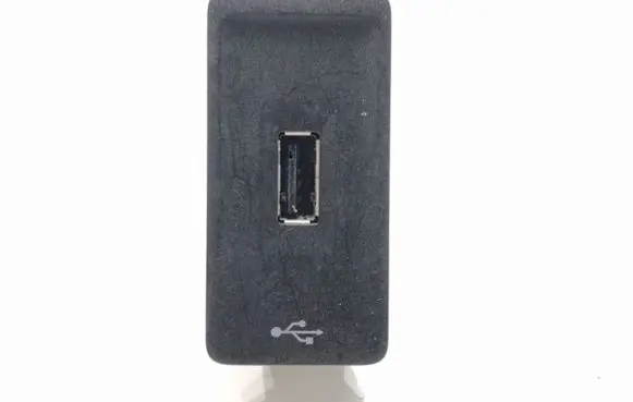 Volkswagen Golf VII USB socket connector 5G0035222K