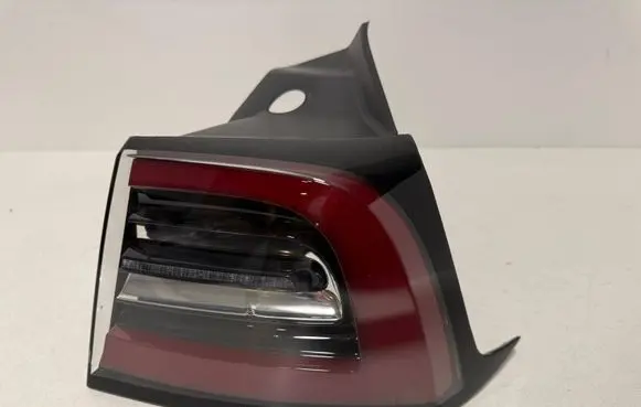 Tesla Model 3 Rear/tail lights 1077400 1077398