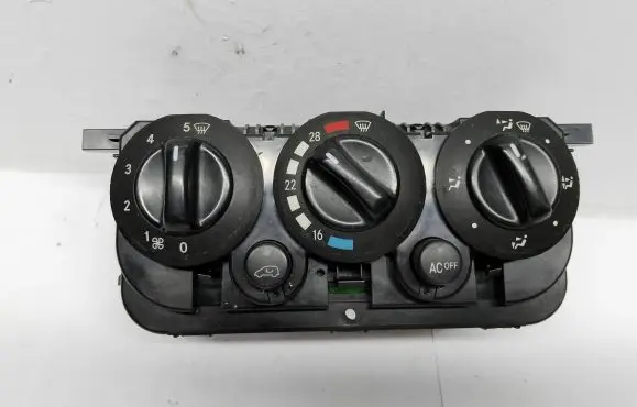 Mercedes-Benz A W168 Climate control unit 1688302285