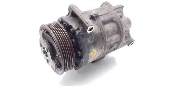 Volkswagen Touran I Air conditioning (A/C) compressor (pump) 1K0820859F