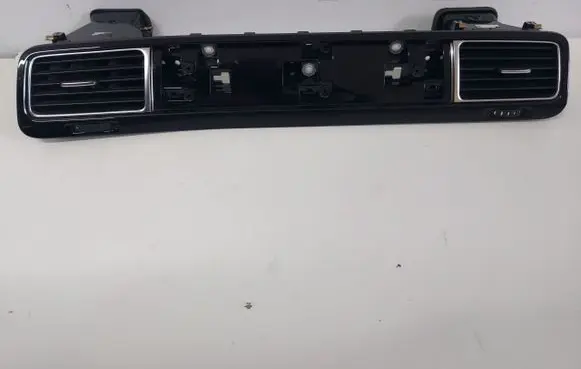 Volkswagen Touareg II Panel trim 7P1857190A