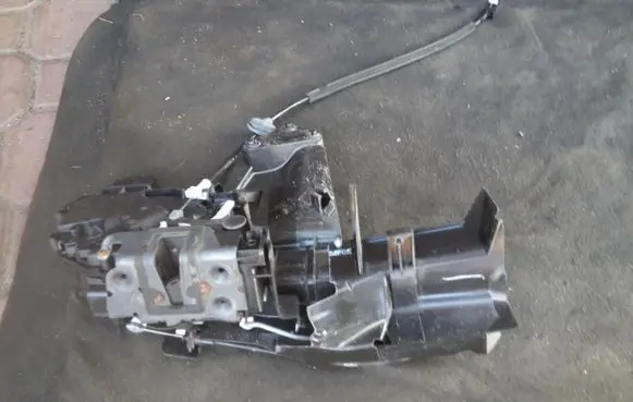 Ford Focus Front door lock
