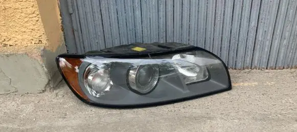 Volvo V50 Headlight/headlamp 30698886 0301198204