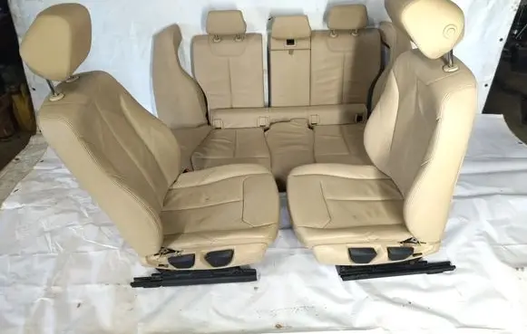 Seat set