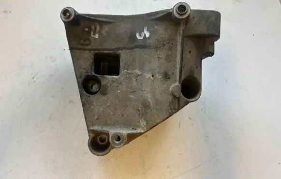 BMW 5 E39 A/C compressor mount bracket 1432237