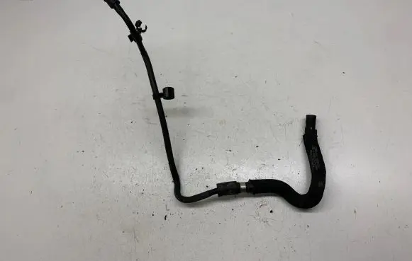 Audi A4 S4 B9 Breather/breather pipe/hose 04L129979A