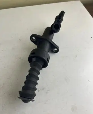 Peugeot 307 CC Clutch slave cylinder 