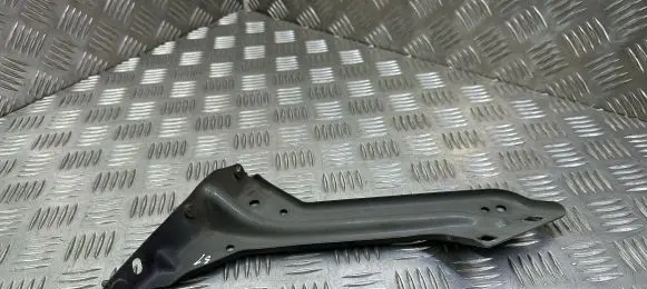 Audi Q5 SQ5 Fender mounting bracket 8R0821136