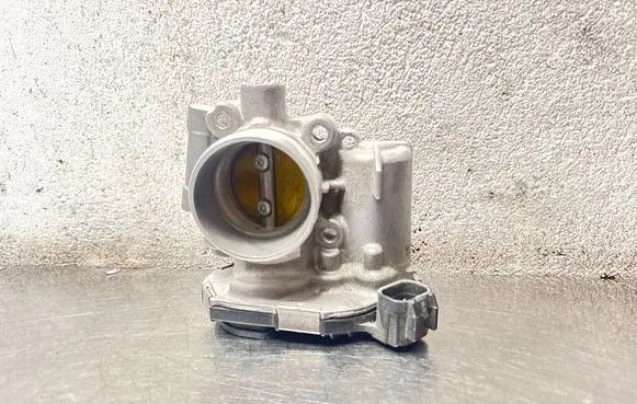 Opel Astra J Throttle body valve 55562270 0280750482
