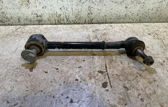 Toyota RAV 4 (XA40) Rear control arm