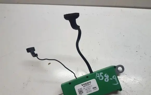 Volvo S40 Aerial antenna amplifier 30737917 A589