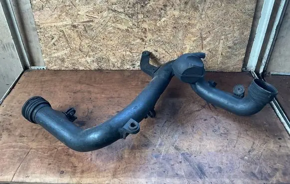 Volkswagen PASSAT B6 Intercooler hose/pipe 1K0145762f 1K0145770B
