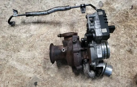 BMW 5 G30 G31 G38 Turbo UEAE00635 857921203 8420930003