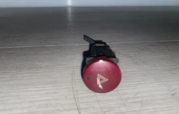 Citroen Berlingo Hazard light switch 9644845777