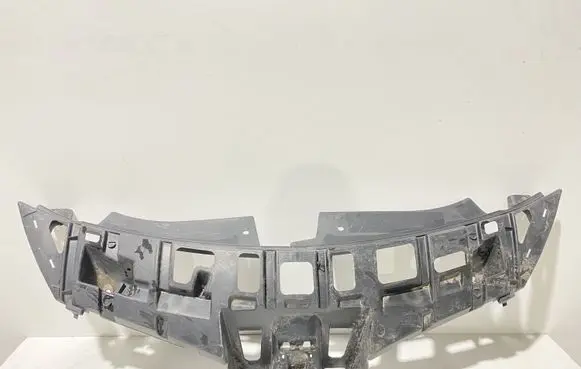 Renault Clio III Front bumper upper radiator grill 8200682290